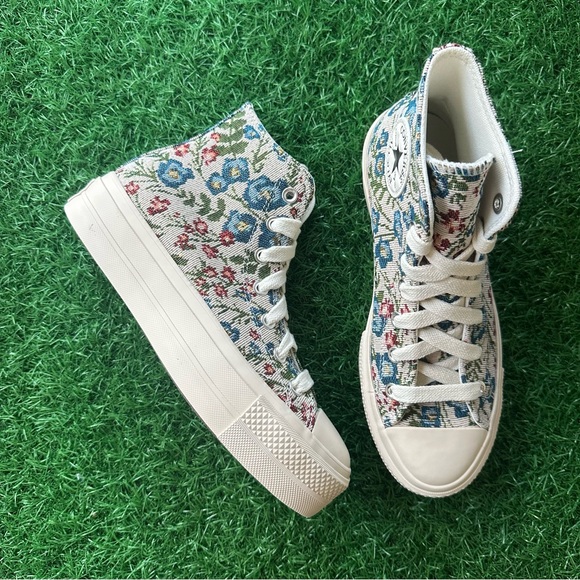 Converse Chuck Taylor All Star Lift Hi Platform Floral Tapestry - Picture 5 of 11